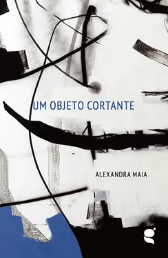 Alexandra Maia Um objeto cortante обложка книги