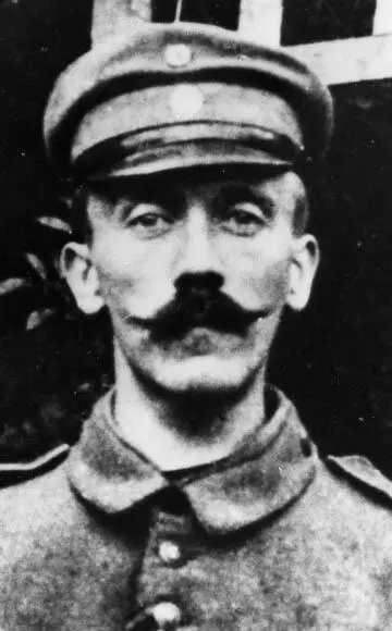 1Hitler 1 WK I 2Hitler 2 1927 Abermals löste sich eine Lawine von - фото 2