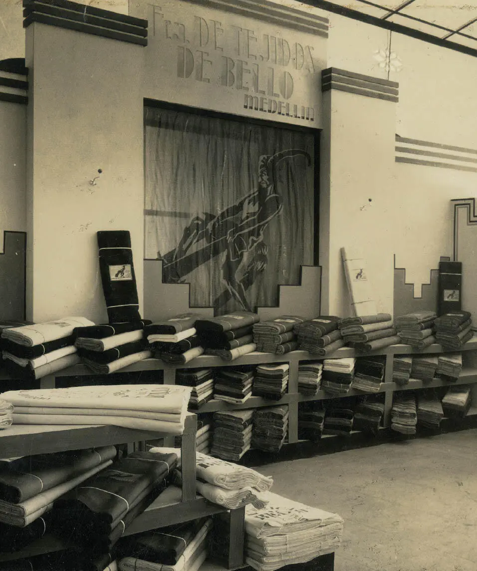 Exposición de telas de la Fábrica de Tejidos de Bello compañía que se - фото 43