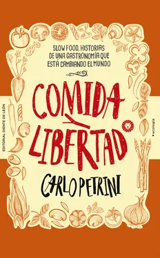 Carlo Petrini Comida y libertad обложка книги