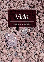 Karina Alvares - Vida