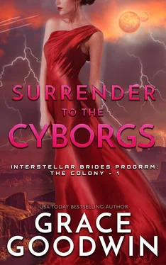 Grace Goodwin Surrender to the Cyborgs обложка книги