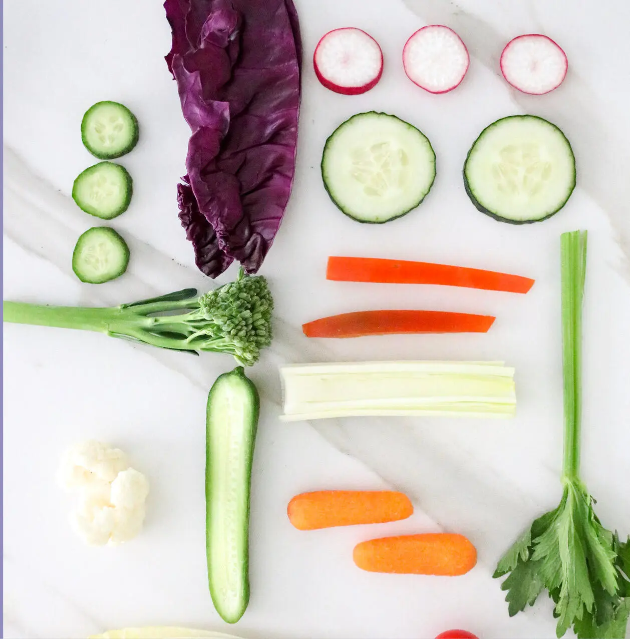 Crudités de verduras Calabacín Pimientos Apio Pepino Zanahoria Bimi Rábanos - фото 12