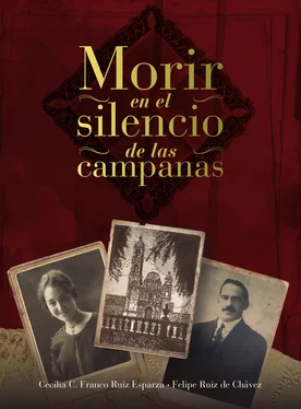 Cecilia C. Franco Ruiz Esparza Morir en el silencio de las campanas обложка книги