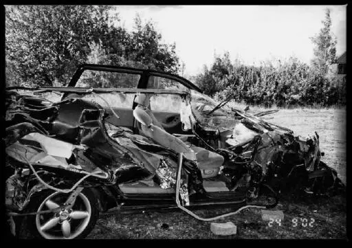 Was vom Auto übrig blieb Kaum zu glauben dass ich den Crash überleben konnte - фото 2