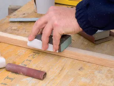 El lijado a mano requiere de cierta práctica Blanqueado de madera Los - фото 36