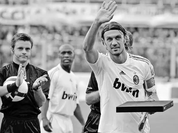 Paolo Maldini wird am 31 Mai 2009 vor dem Spiel gegen den AC Florenz geehrt - фото 5
