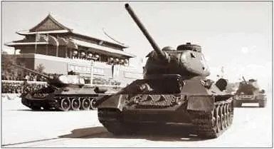 Т3485 НОАК на параде 1 октября 1950 года ИС2 НОАК на параде 1956 год - фото 33
