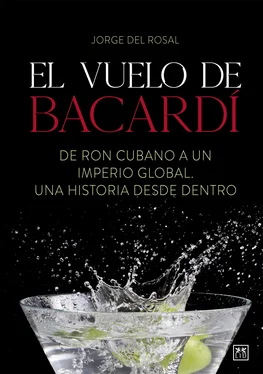 Jorge Del Rosal El vuelo de Bacardí обложка книги