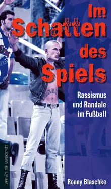 Ronny Blaschke Im Schatten des Spiels обложка книги