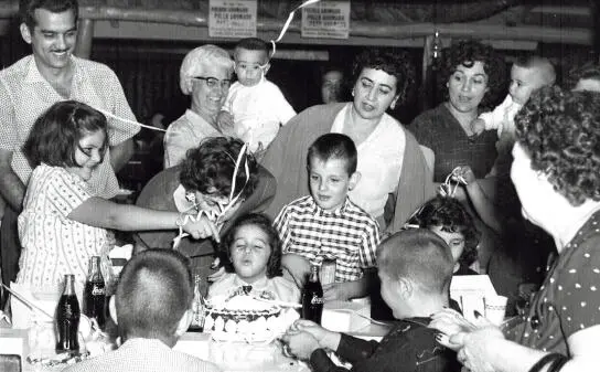 Vivian en su fiesta de cumpleaños con familia y amigos La Habana Cuba - фото 10