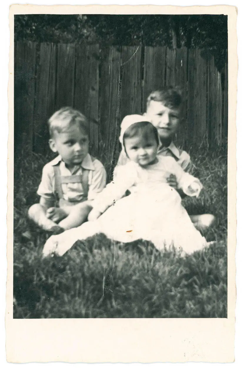 Die Geschwister 1954 v l Christian Brigitte Klaus ERSTES KAPITEL Wo er - фото 3