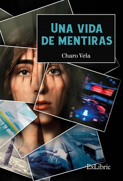 Charo Vela Una vida de mentiras обложка книги