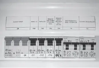 Cuadro de distribución eléctrica Aplicación práctica El siguiente esquema - фото 124