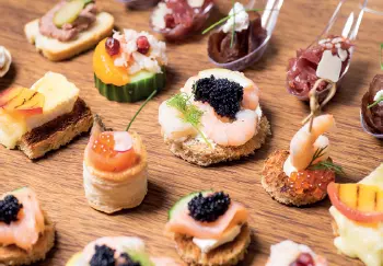 Los canapés pueden adoptar diferentes formas geométricas siendo además - фото 7