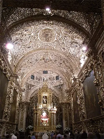 Fig 20 Capilla de la Virgen del Rosario Puebla México 31Los camarines - фото 113