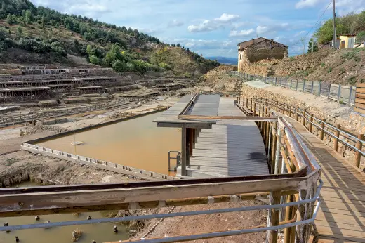 Terrazas de sal en el Valle Salado de Añana en Álava 310 Sazonadores de - фото 28