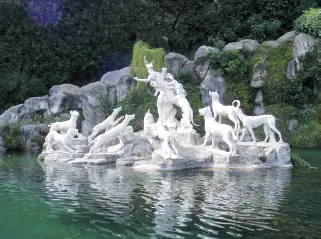 La composición jardinera asume una gran perfección representada por medio de un - фото 19