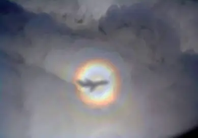 Corona de Ulloa fenómeno por el cual se puede ver una serie de anillos - фото 19