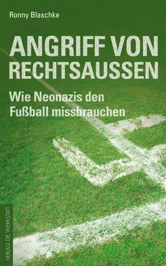 Ronny Blaschke Angriff von Rechtsaußen обложка книги