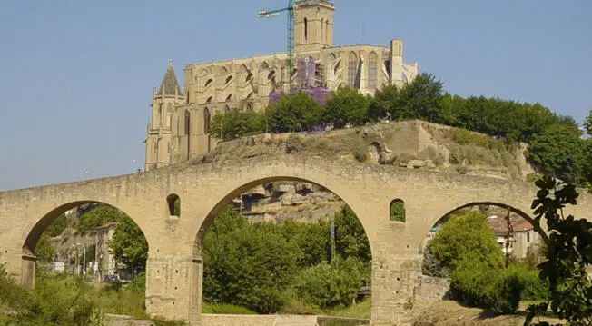 Manresa Puente Viejo y La Seu o Basílica de Santa María Seguí en dirección a - фото 25
