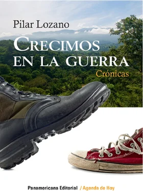 Pilar Lozano Crecimos en la guerra обложка книги