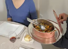 El servicio a la americana se caracteriza por servir los platos ya emplatados - фото 11