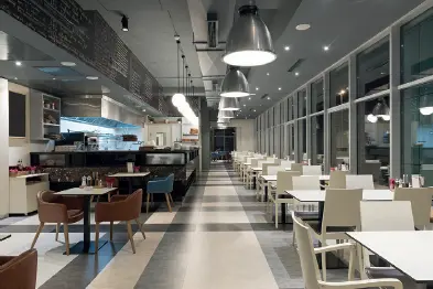 Tanto el emplazamiento como las características constructivas del barcafetería - фото 23