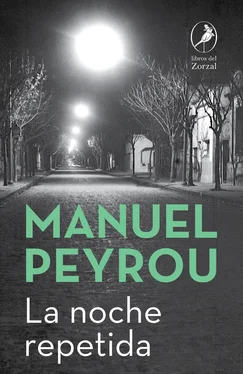 Manuel Peyrou La noche repetida обложка книги