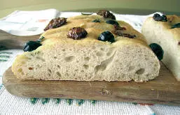 El pan de aceite puede ser adicionado con aceitunas potenciando su sabor - фото 75