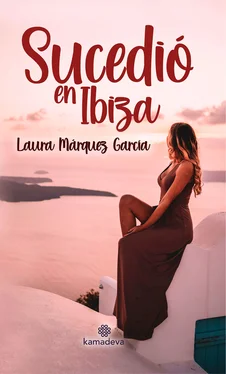 Laura Márquez García Sucedió en Ibiza обложка книги