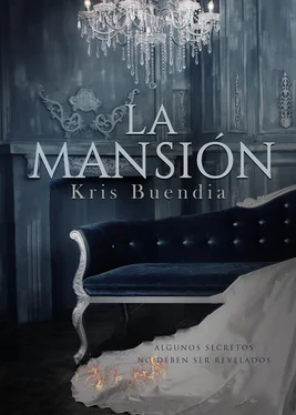 Kris Buendía La mansión обложка книги