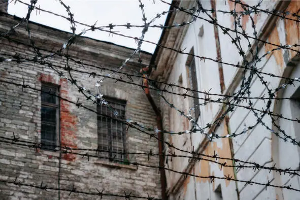 Общая утренняя проверка наличия осужденных в учреждении происходит следующим - фото 2