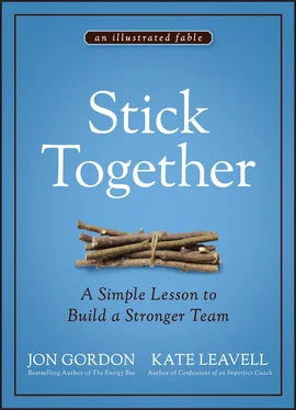 Jon Gordon Stick Together обложка книги