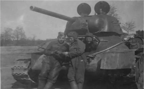 Вот что нам рассказывал Володар Иванович 21 ноября 1944 года нашей танковой - фото 1