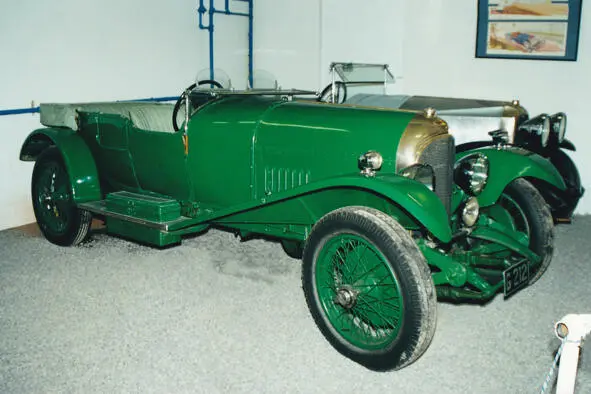 По данным музея таких Bentley 3L Speed в 1926 году было собрано всего 122 - фото 5