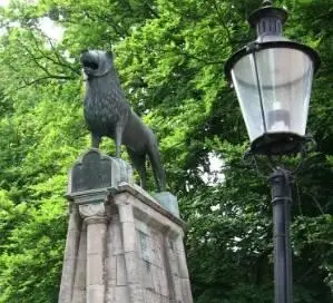 Любек насыщен символами герцога Саксонии Генриха Льва Снимки личного архива - фото 22