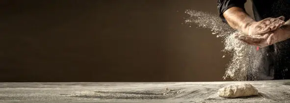 В небольшой миске растворить дрожжи и сахар в тёплой 3035 г воде Дать - фото 9
