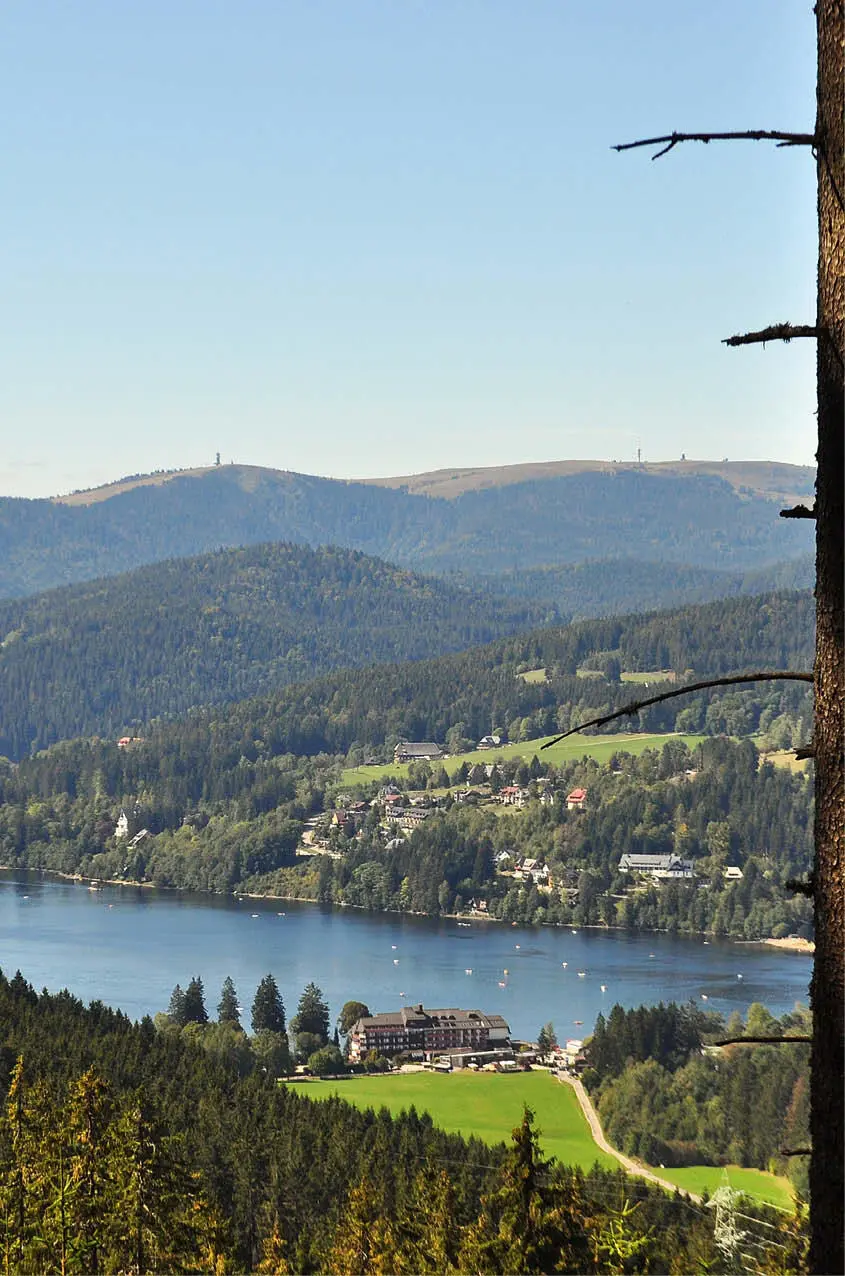 9 Blick auf den Titisee vom Hochfirst aus Parkplätze mit kostenlosem WC - фото 19