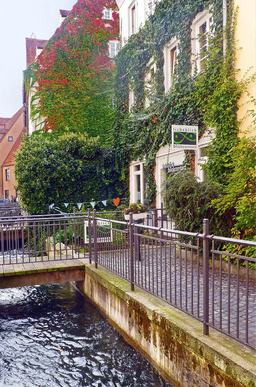 9 Das Lechviertel ist Teil der Augsburger Altstadt und befindet sich unterhalb - фото 19