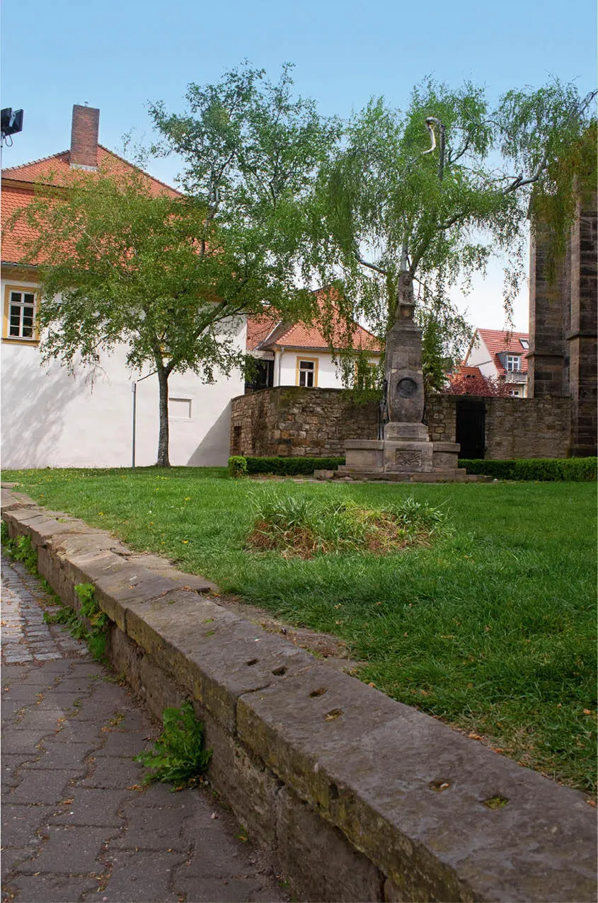 13 Predigerwiese neben der Predigerkirche Predigerstraße 4 99084 Erfurt - фото 27