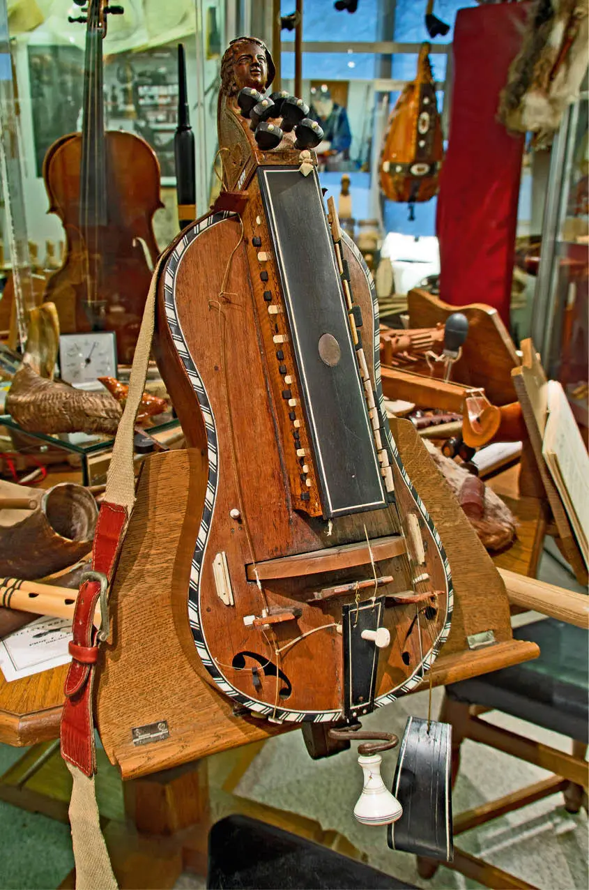 10 Musikinstrumenten Museum Lißberg AprilOktober Schlossgasse zwischen - фото 21