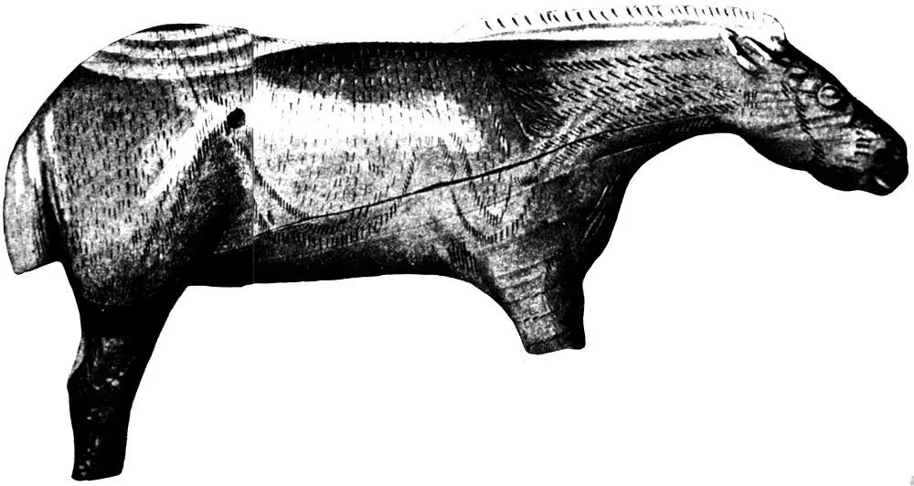 Вырезанная из бивня мамонта эта лошадь длина которой не достигает и восьми - фото 111