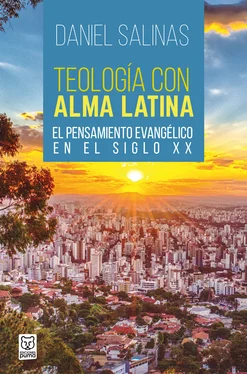 Daniel Salinas Teología con alma latina обложка книги