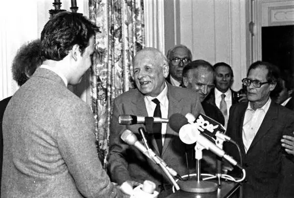 C Андреем Сахаровым в Академии наук США НьюЙорк 1988 Из архива Сергея - фото 26