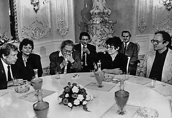 Елена Боннэр Наталья Горбаневская Павел Литвинов на приеме у президента - фото 58