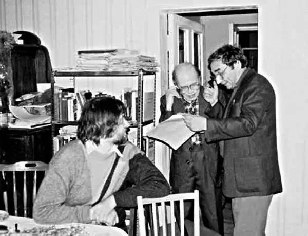 Вячеслав Игрунов Михаил Гефтер и Арсений Рогинский на даче у Гефтера Конец - фото 90