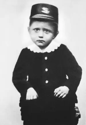 Foto 1 José Kentenich a los dos años de edad En efecto José poseía ya - фото 2