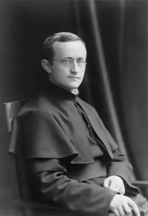 Foto 6 P Kentenich joven sacerdote Estalla una revolución La construcción - фото 7