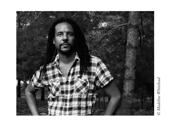 Colson Whitehead escriptor i professor universitari va néixer el 1969 i ha - фото 1